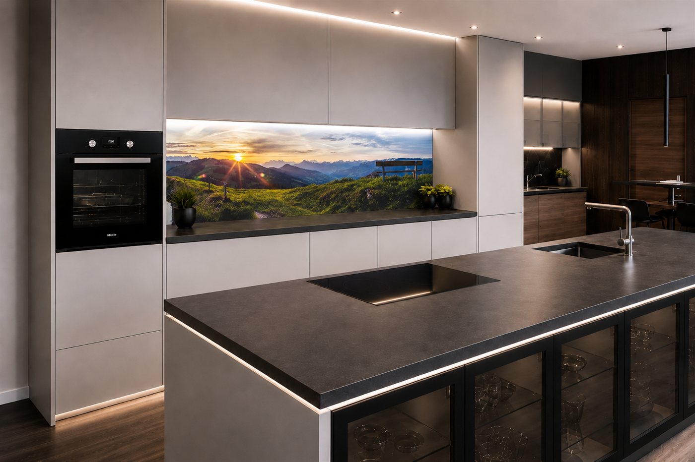 LED-Rückwand mit Alpen-Sonnenuntergang, hinterleuchtet, in moderner Küche